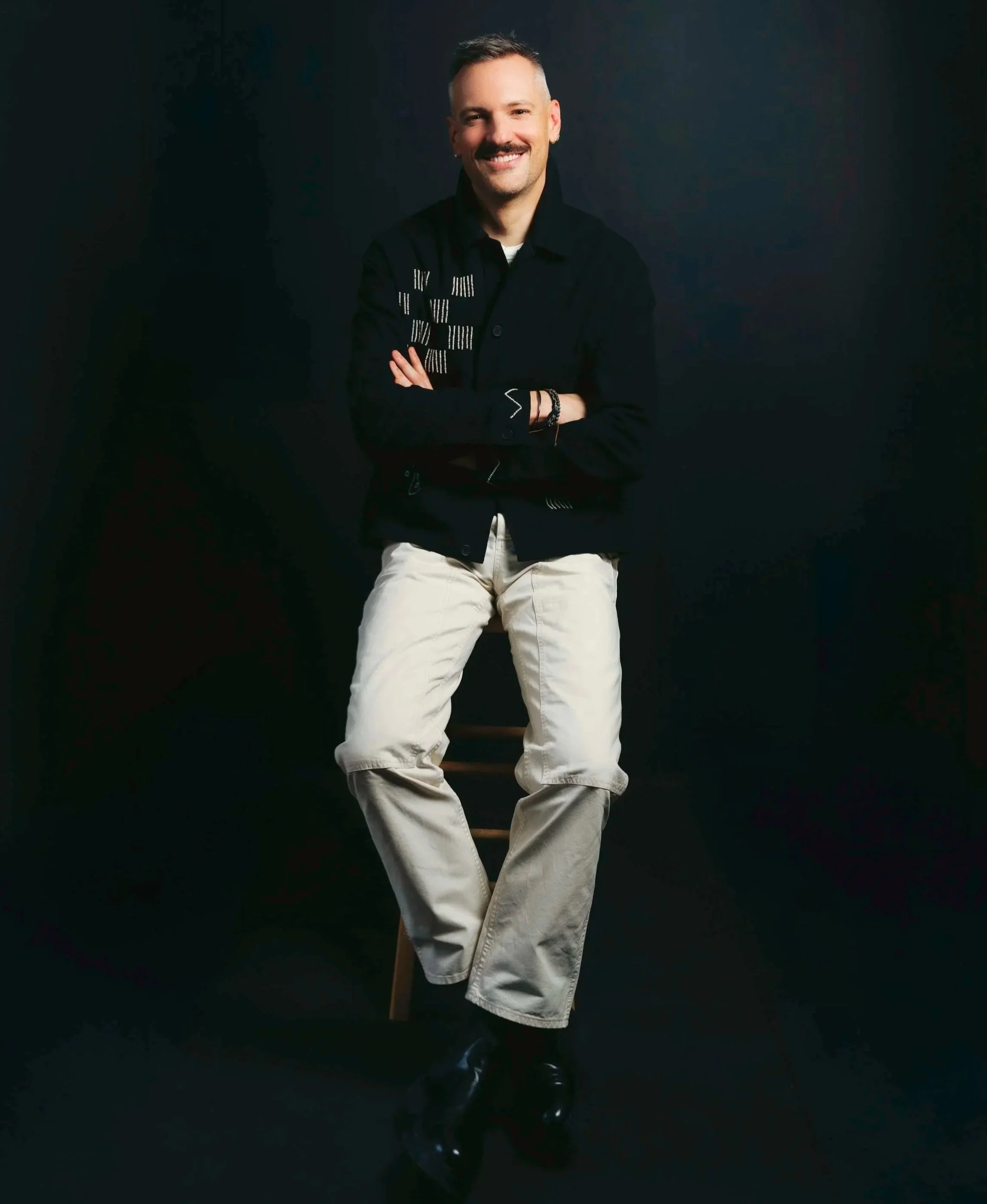 Davin Youngs, singer, sound healing artist, coach and keynote speaker.