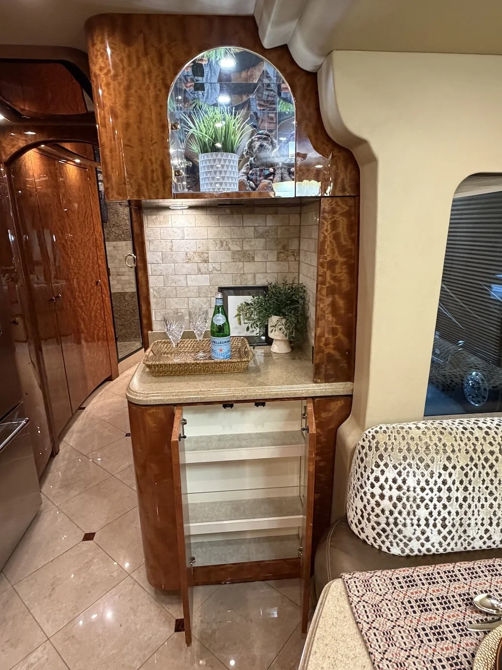 Small bar counter nook.