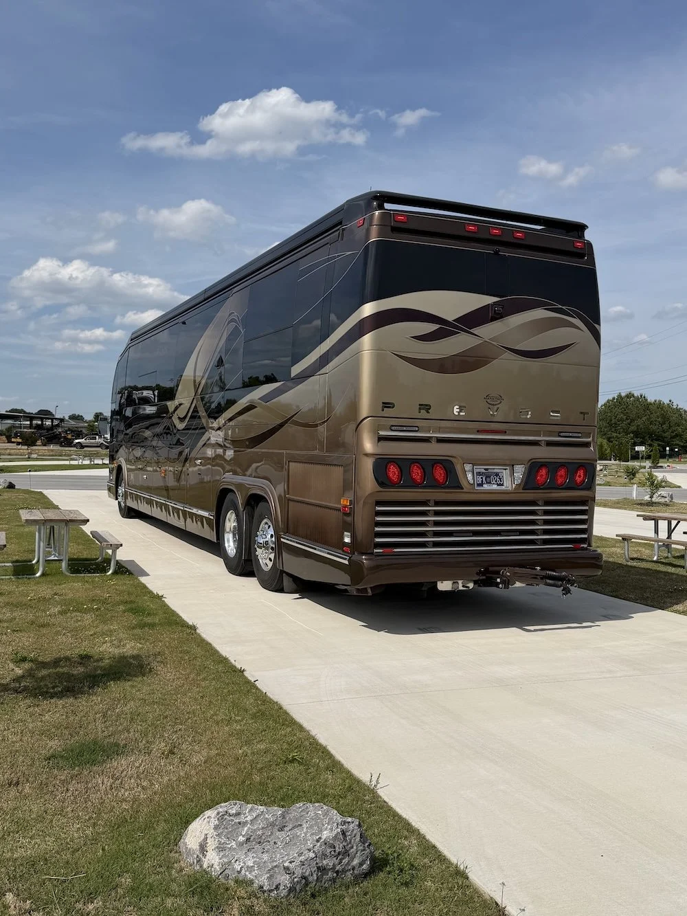 Outside back of the Marathon 2008 luxury coach.
