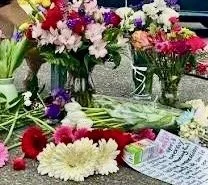 Flowers with note