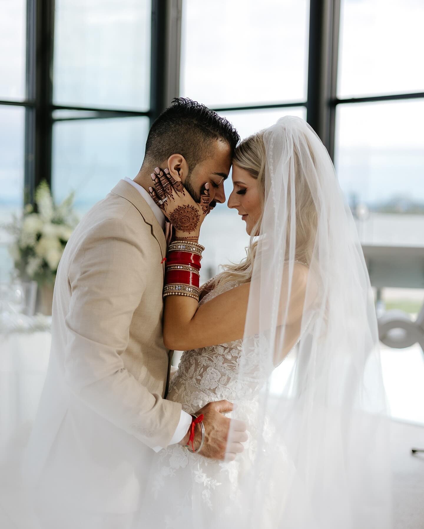 ✨kaylee + gp ✨
About time we get a full day post up for this beautiful couple! It was a beautiful day with a mix of cultures, stunning ceremony and reception touches, the perfect venue and so much love. Thanks for having us you cuties 🤍 

venue: @sp