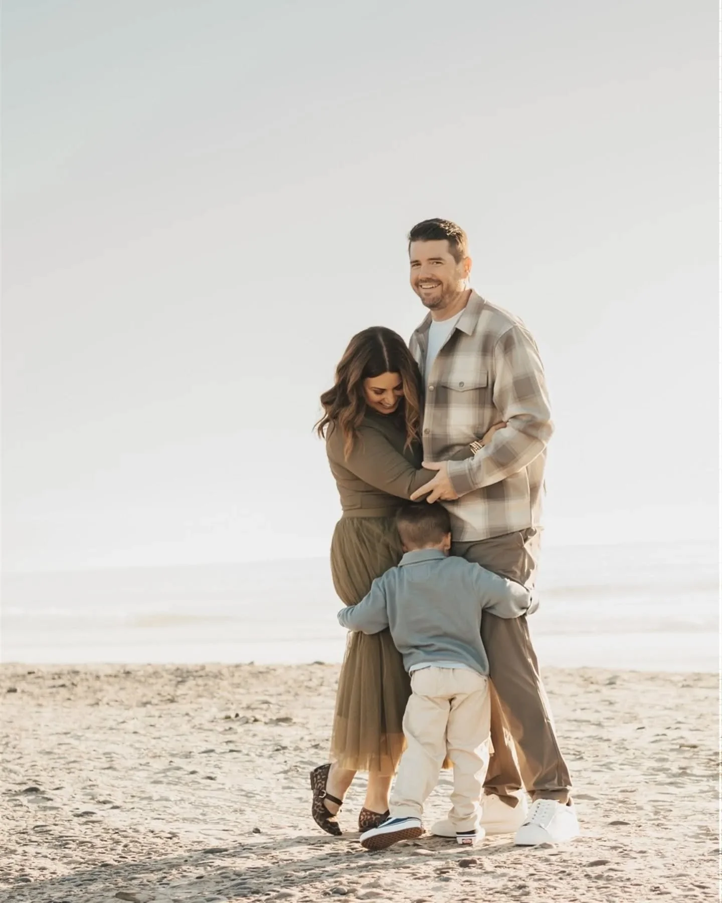 A sunny session with this beautiful family. ☀️ Have I mentioned lately how much I love what I do? 

#socalfamilyphotographer #carlsbadfamilyphotographer #oceansidefamilyphotographer #sandiegofamilyphotographer #goldenhour