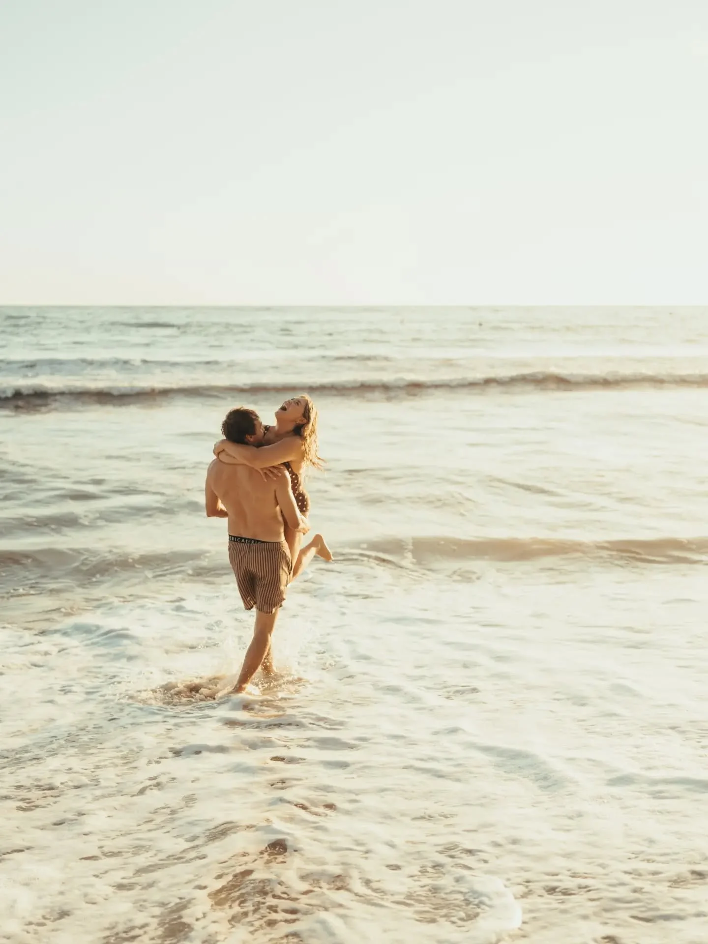 While it feels like everyone else is ready for their pumpkin spice, I'll be holding on to summer for a little while longer. 😎

#socalcouplesphotographer #sandiegophotographer #carlsbadphotographer #oceansidephotographer #summer