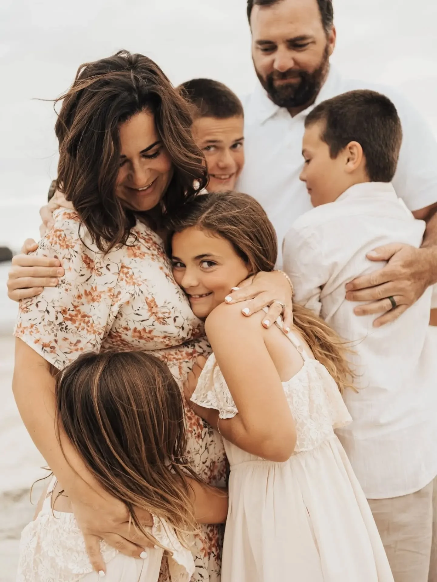 I love a pier session!

Also, this family told me I could find sand dollars around the Oceanside pier early in the morning. I had no idea! I guess I've never been there early enough. Has anyone else found sand dollars there?!

#socalfamilyphotographe