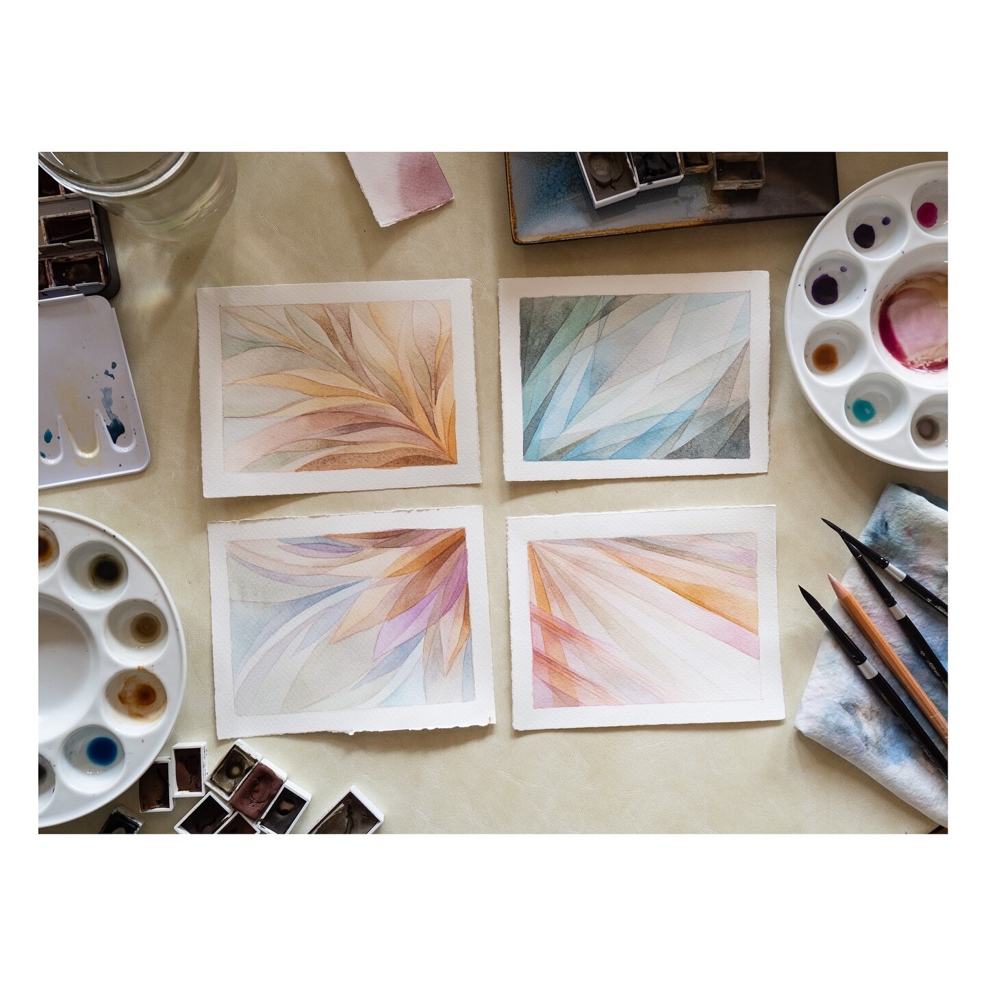 Little sketches for a commission project with @sweetgreen 🌱
Each piece represents a different season, can you guess which is which? The final pieces are going up in their new location in Kirkland opening in January. Very excited to see it all come