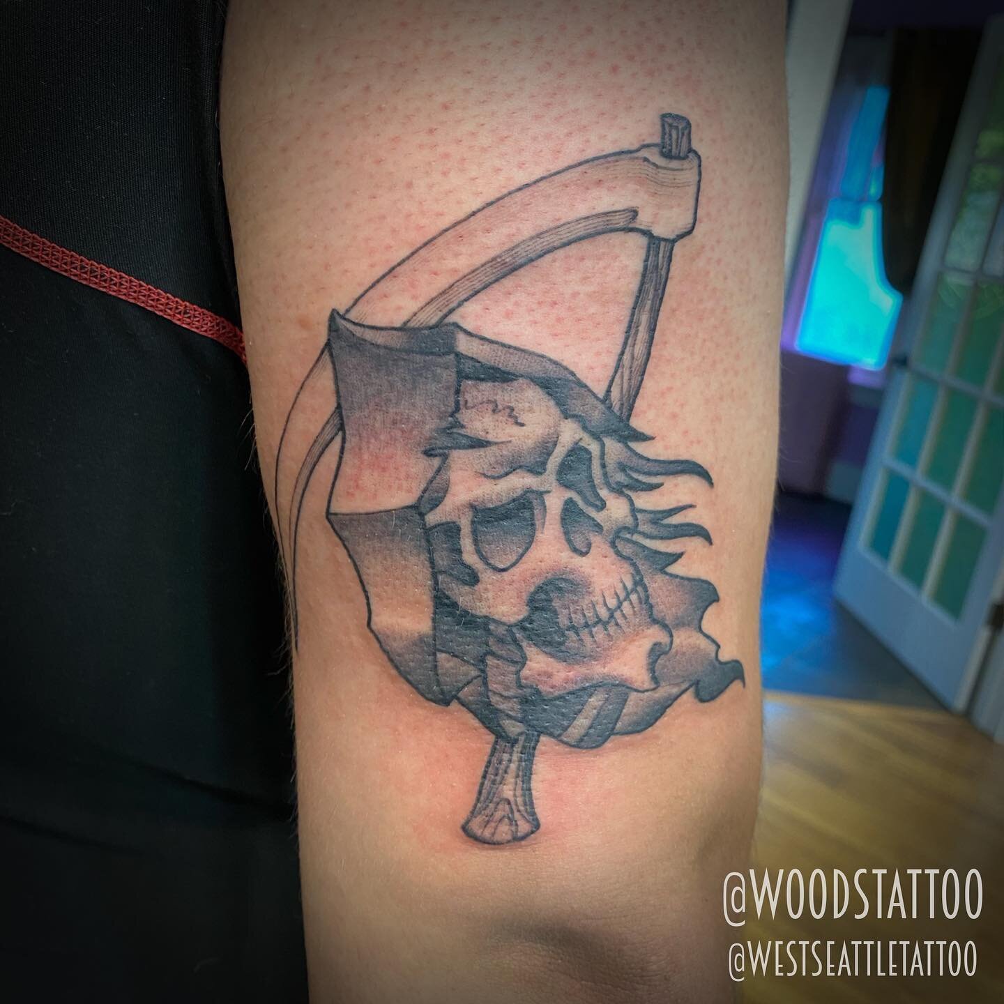 By Woods @woodstattoo Some black &amp; grey bangers from Woods - gotta love those walk-ins!!! Come get yours while they&rsquo;re hit 🔥 #reaper #swallow #walkintattoo 

𝙲𝚘𝚖𝚎 𝚏𝚘𝚛 𝚝𝚑𝚎 𝚝𝚊𝚝𝚝𝚘𝚘𝚜 - 𝚛𝚎𝚝𝚞𝚛𝚗 𝚏𝚘𝚛 𝚝𝚑𝚎 𝚎𝚡𝚙𝚎𝚛𝚒𝚎