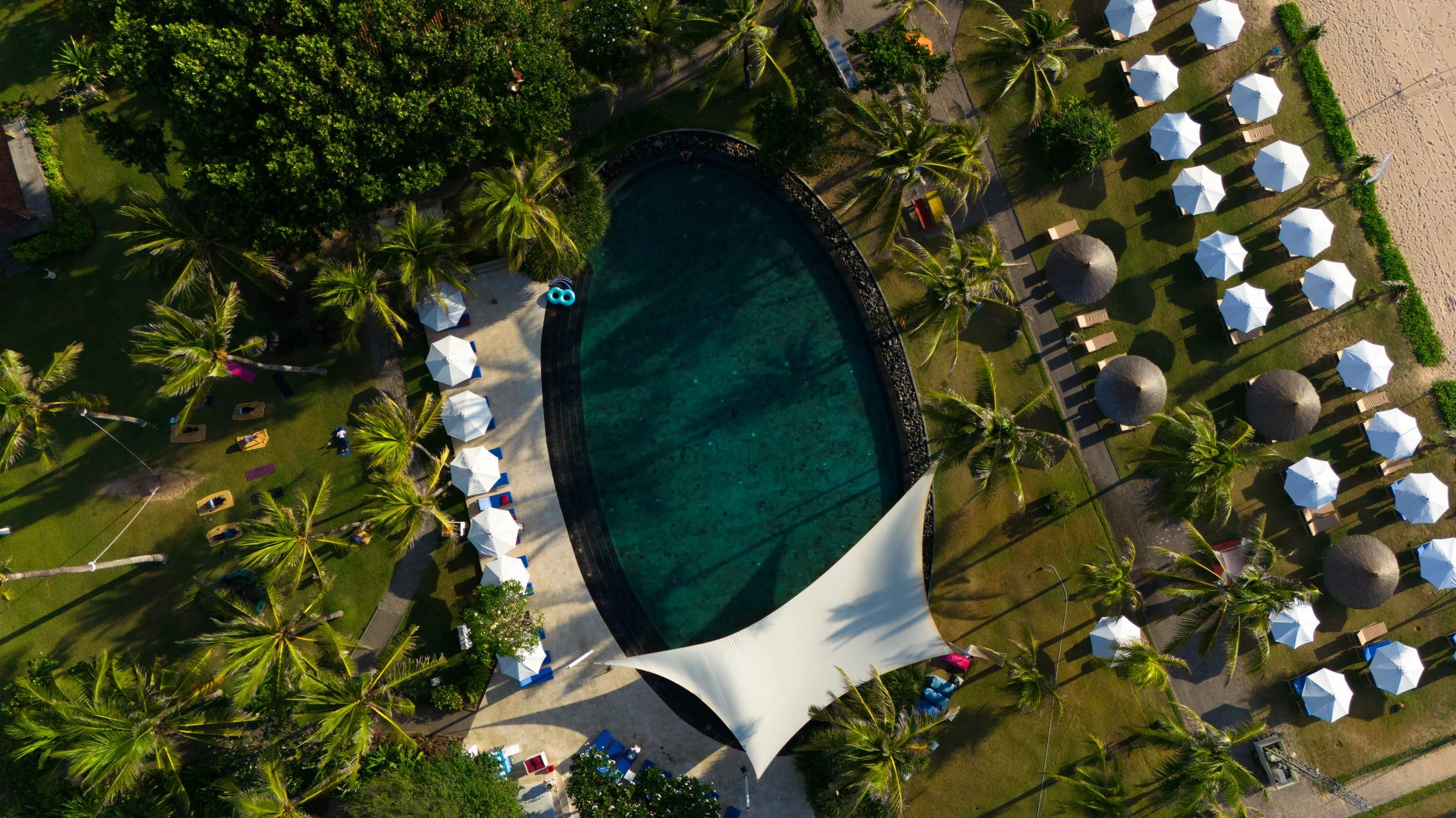 26e. Infinity Pool.jpg