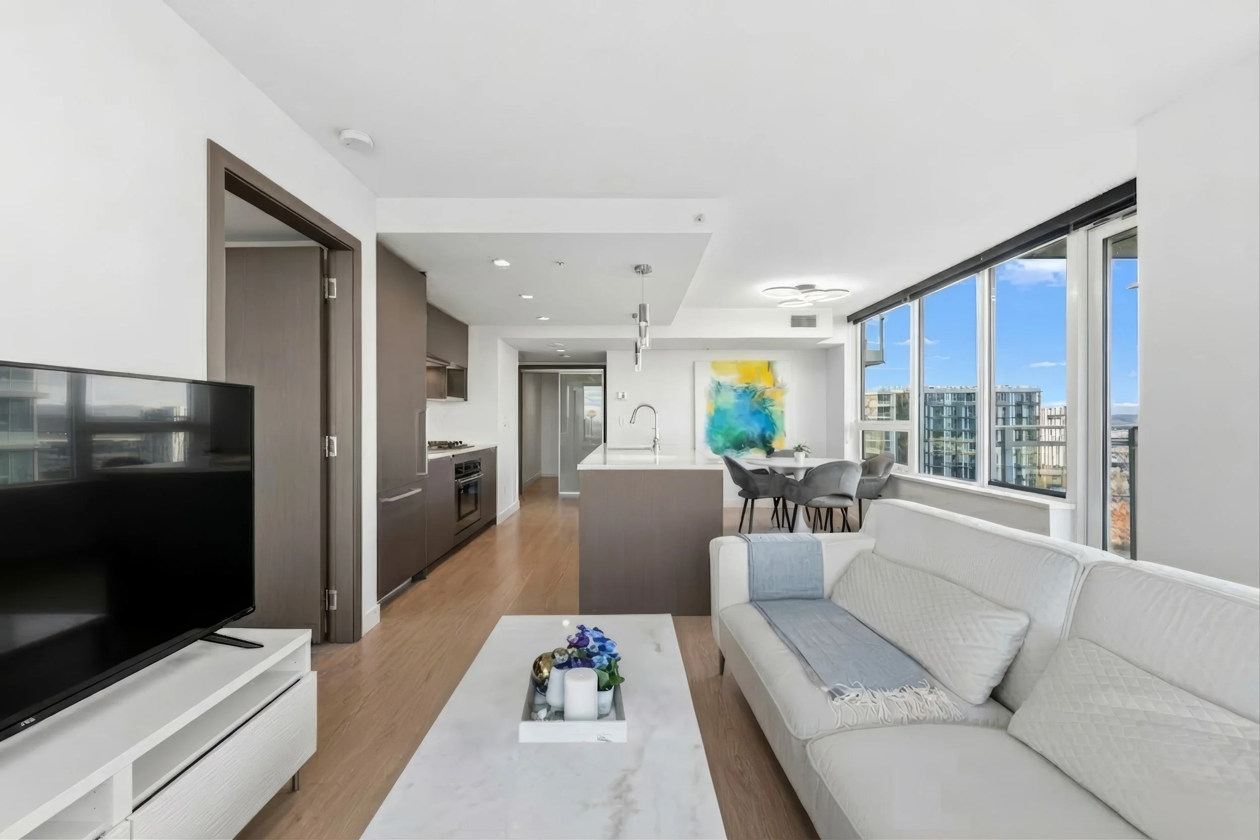 VCT_living room 4_Medium(MLS).jpg