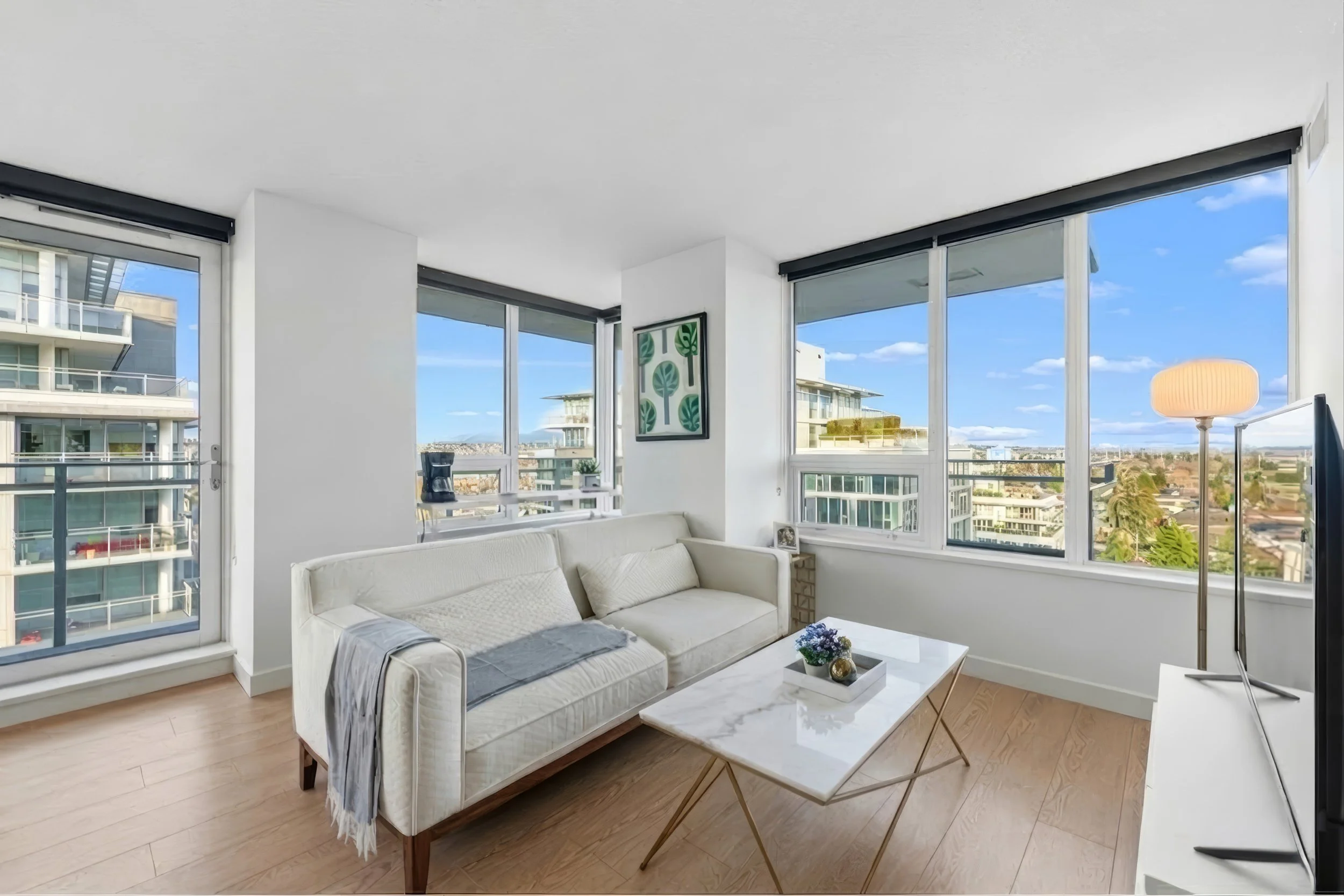 VCT_living room 1_Medium(MLS).jpg