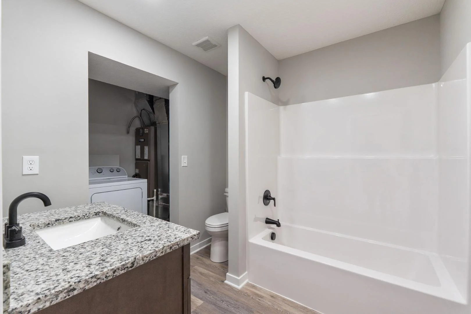 1760380855340_3T Townhomes (Vacant)-13.jpg