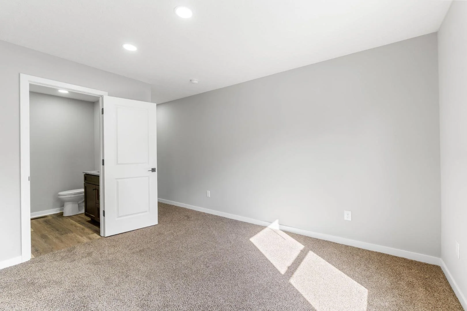 1760380857672_3T Townhomes (Vacant)-18.jpg