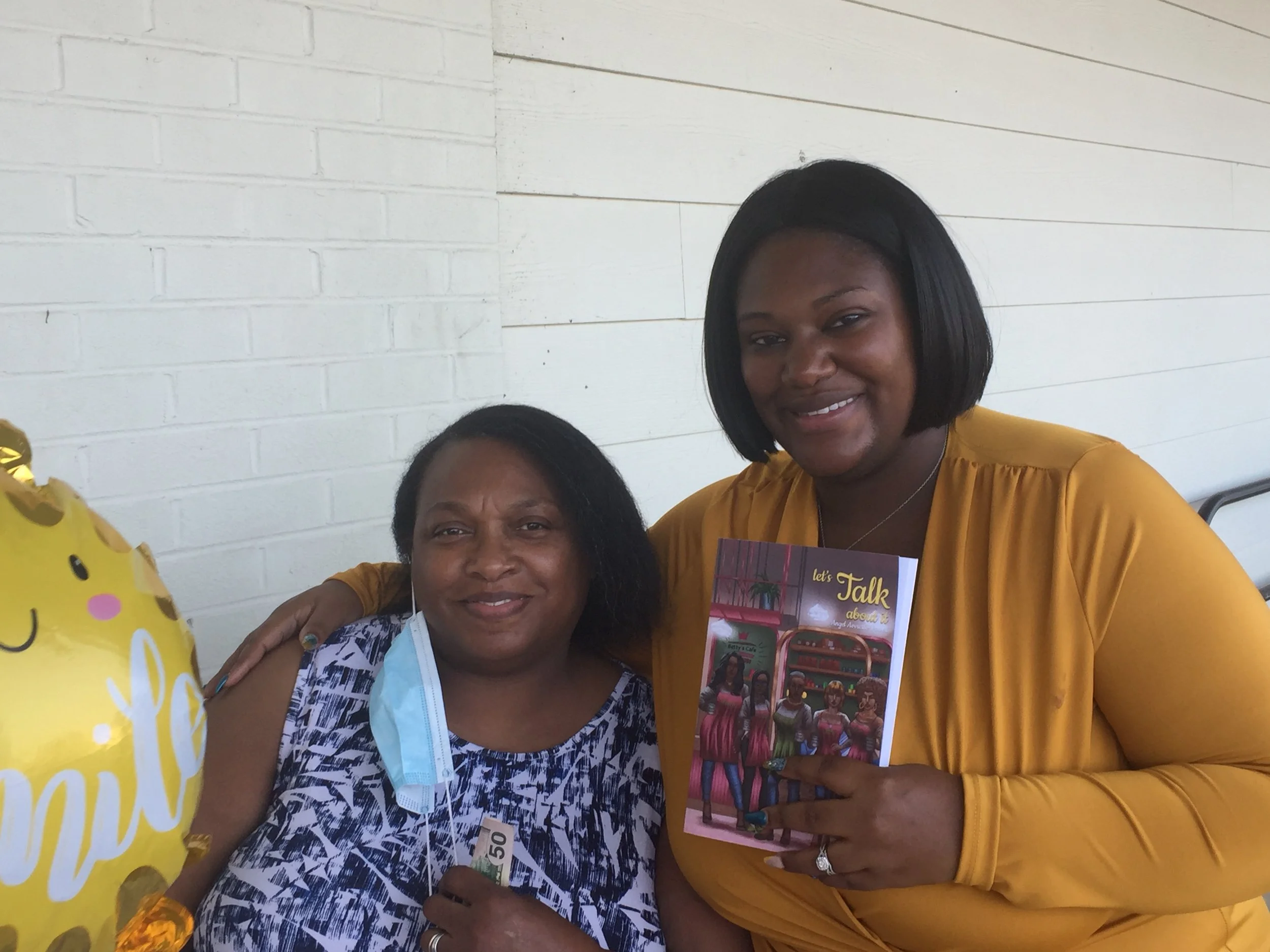 September 2021 - Our second Book Signing Event at Higher Vibes was another sucess. 