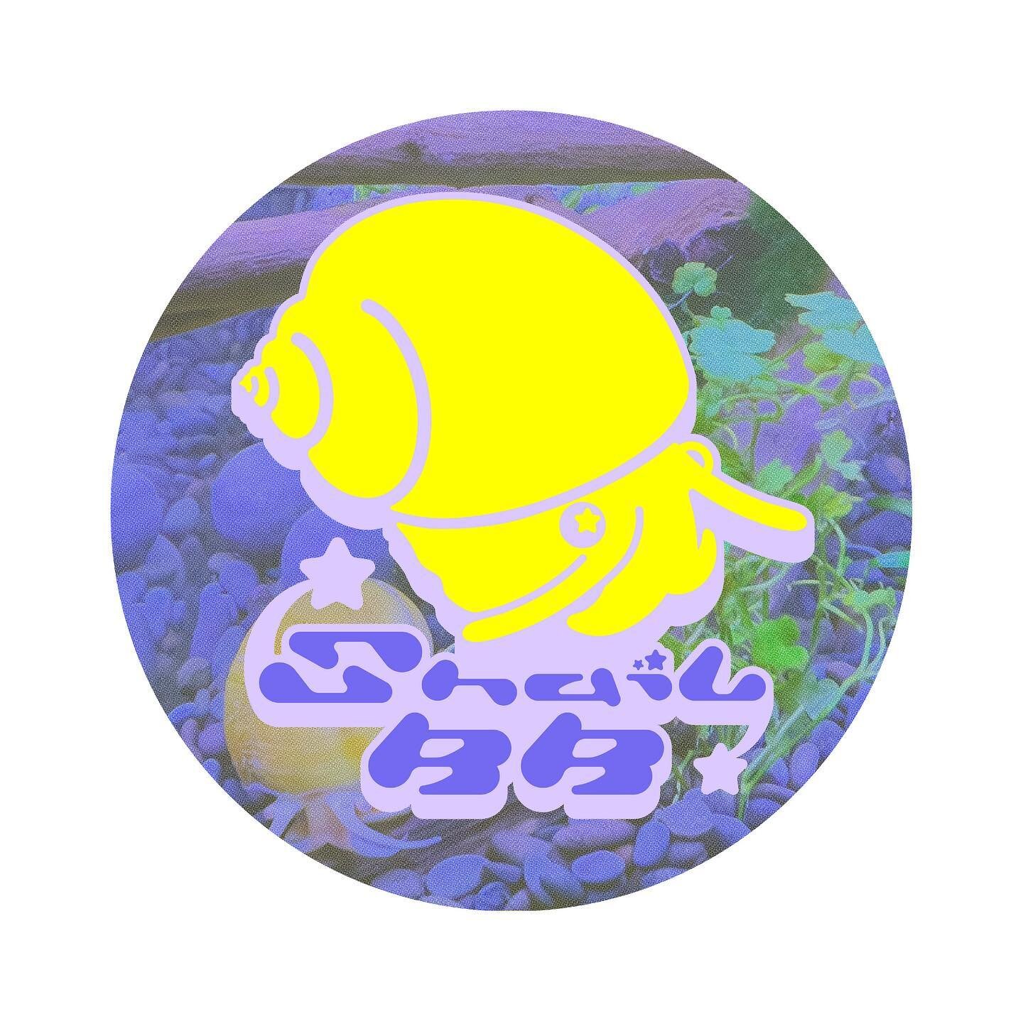 ☆.*・(๑╹ᆺ╹) SNAIL BB (╹ᆺ╹ ๑)・*.☆
After making the Shrimp bbs their logo my snails got jealous, so I HAD to make one for their hyper-pop band: Lead power couple - Mr. and Mrs. Goldie and band mates Astro and Banana Pepper 💫

☆.*・(๑╹ᆺ╹) ・*.☆

Modified 