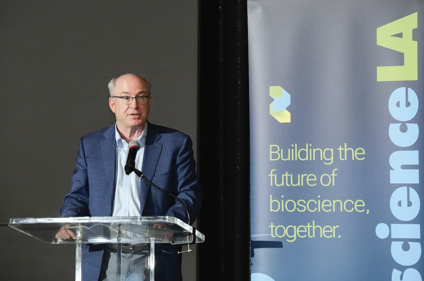 Cedars-Sinai CEO Urges Teamwork