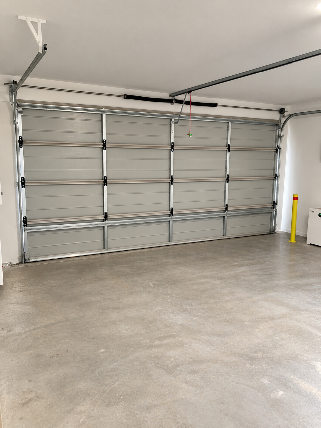 Modern Empty Garage Interior.png