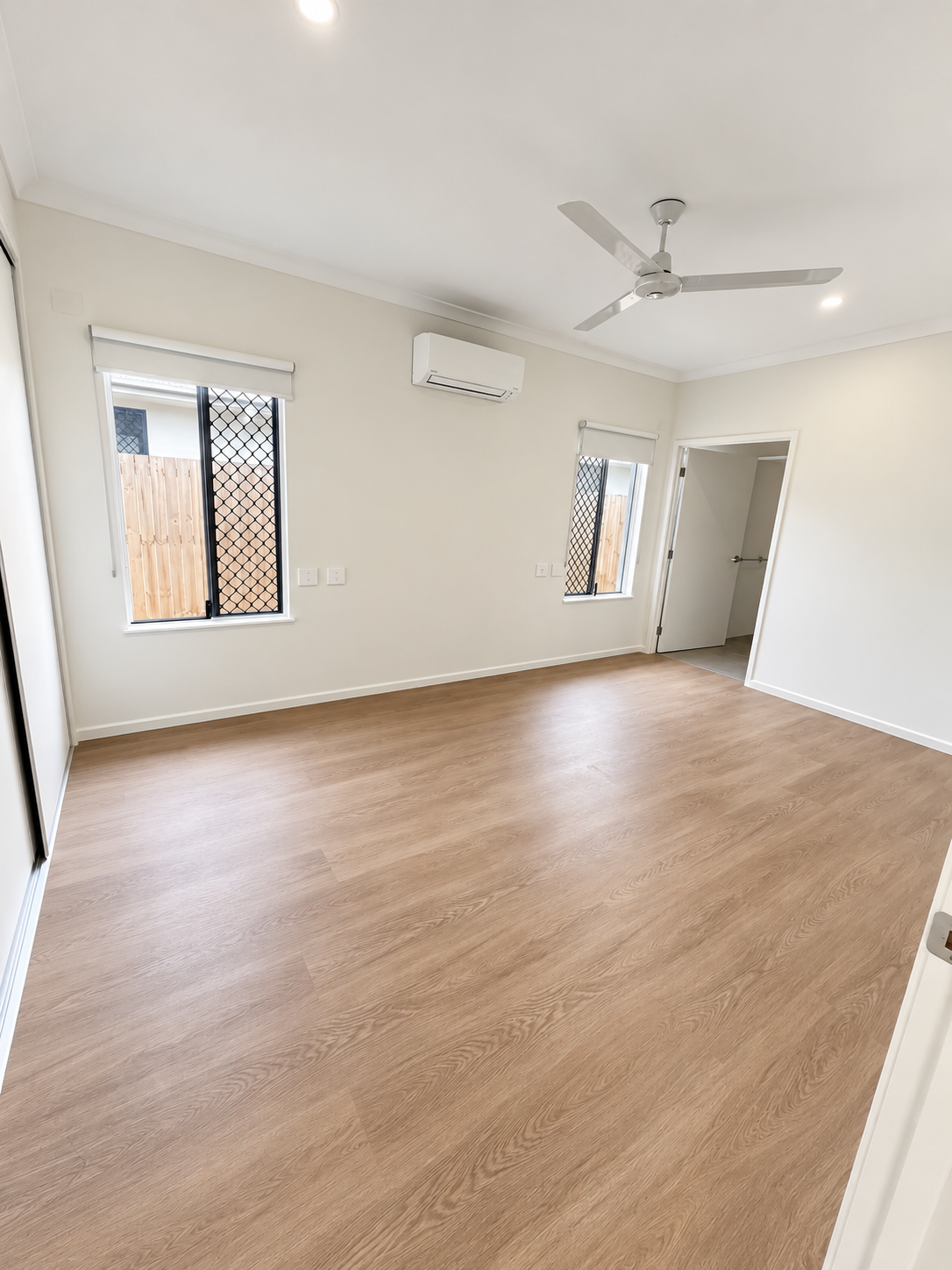 Modern Empty Bedroom Interior.png