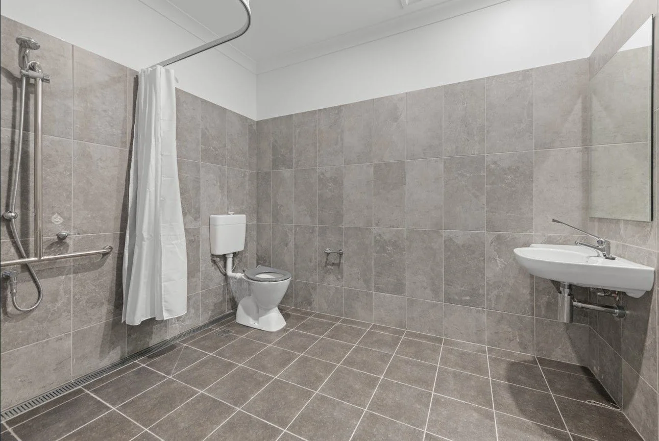 56MNH bathroom.jpg