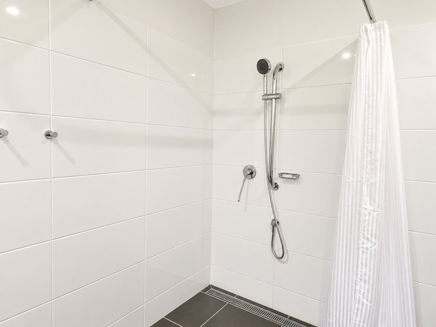 Modern Minimalist Shower Stall.png
