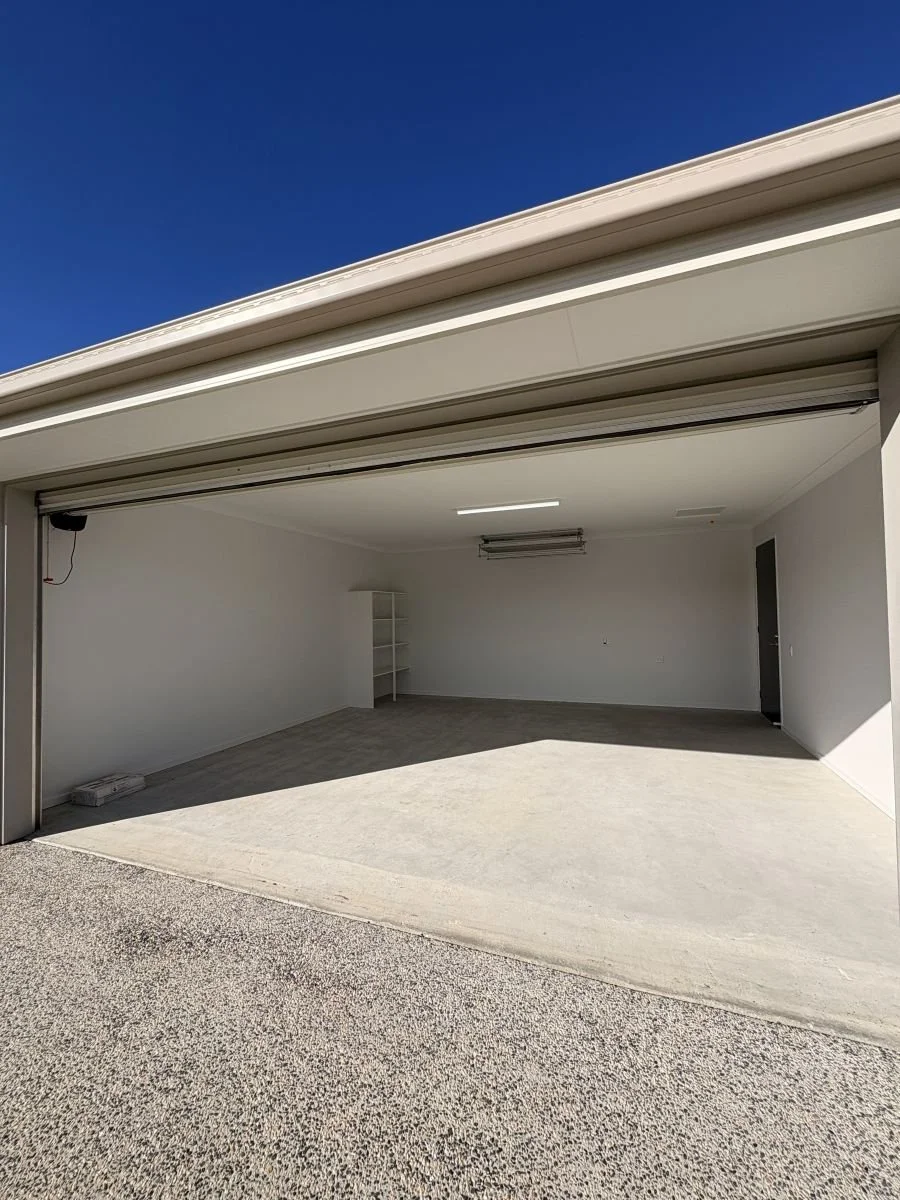 9. Garage.jpg