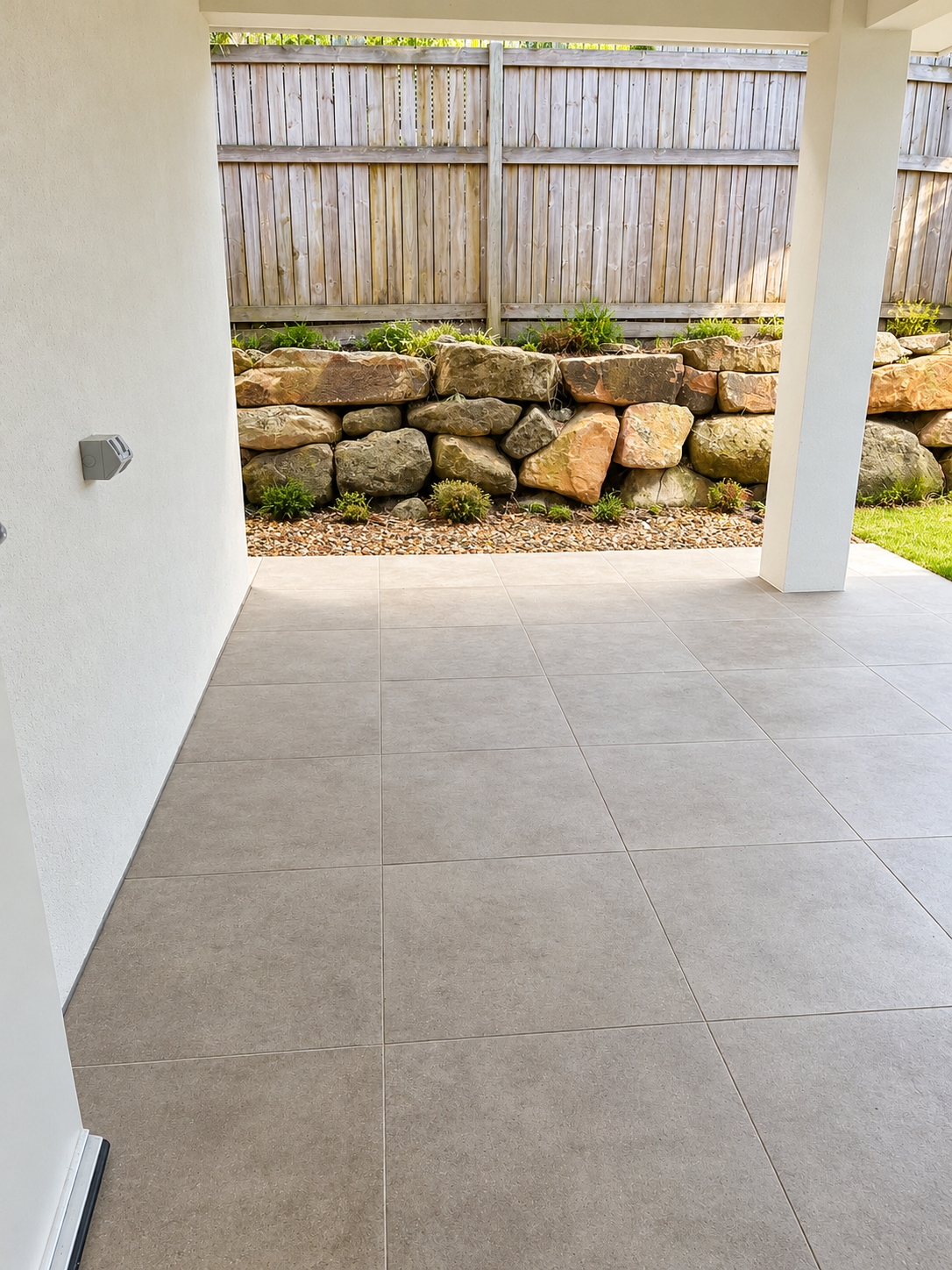 Bright Modern Patio Veranda.png