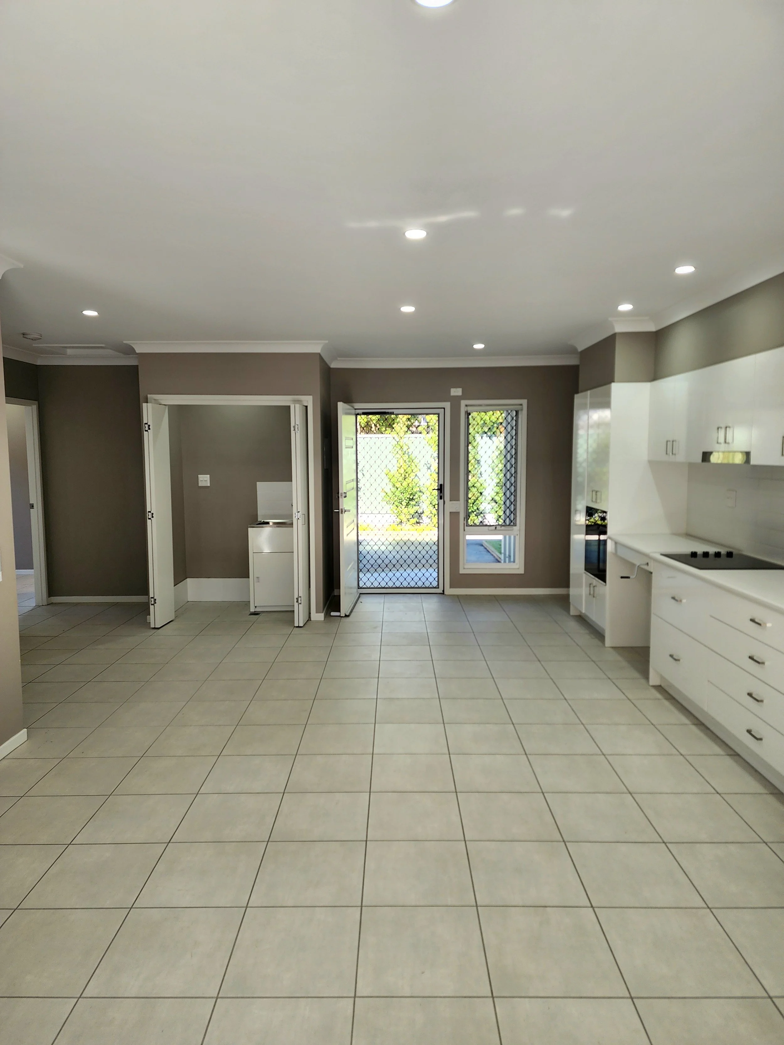 kitchen living 1.jpg