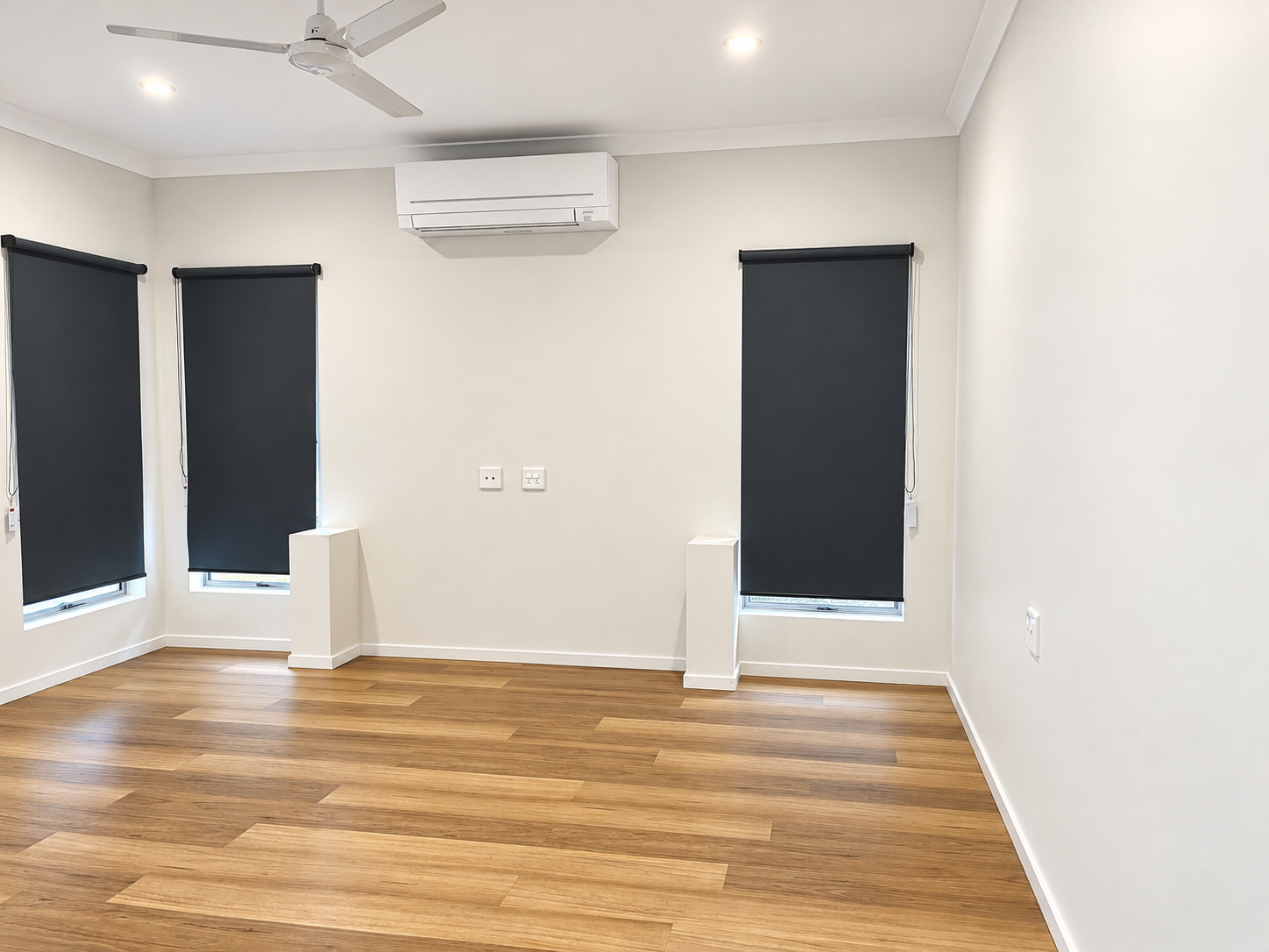 Bright Modern Empty Room Interior.png
