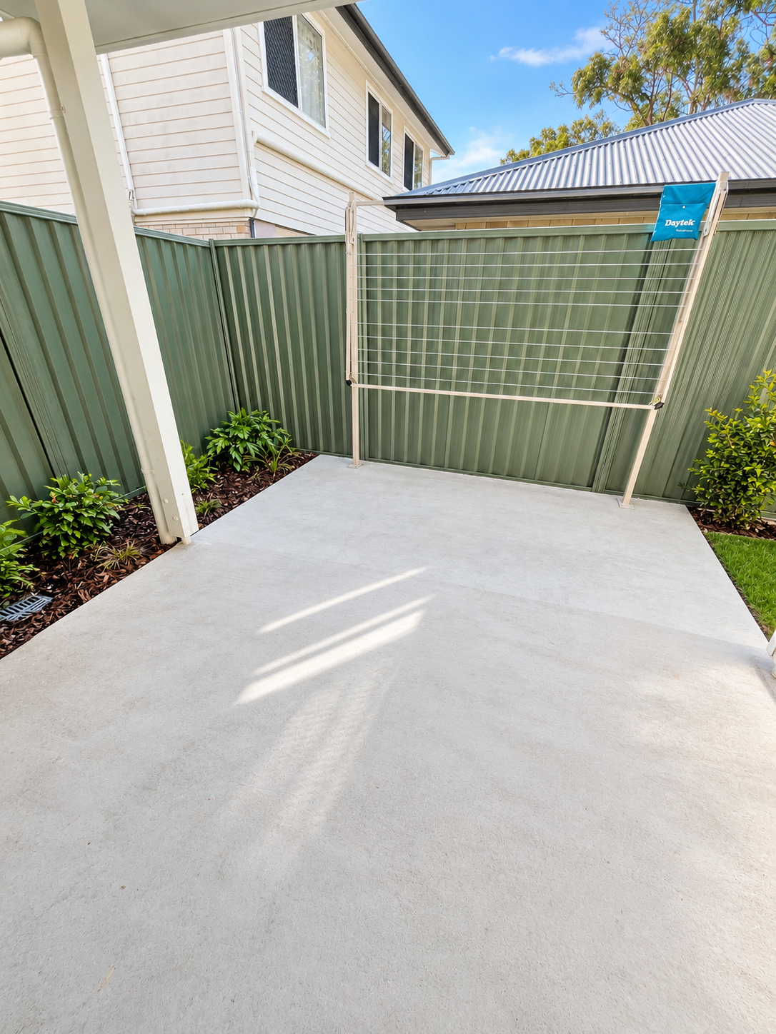 Sunlit Patio with Daytek Clothesline.png