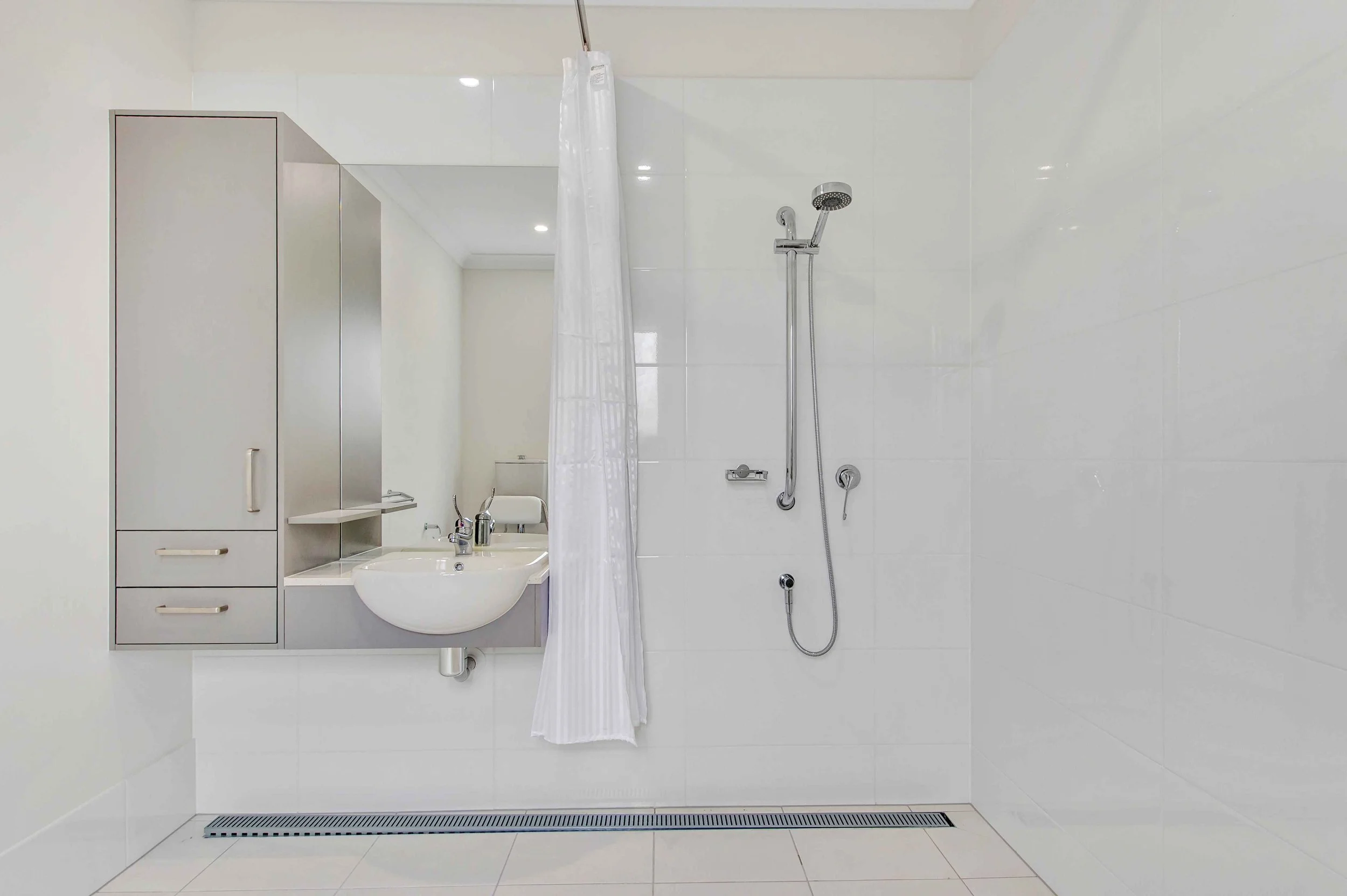 SDA Bathroom1 .jpg