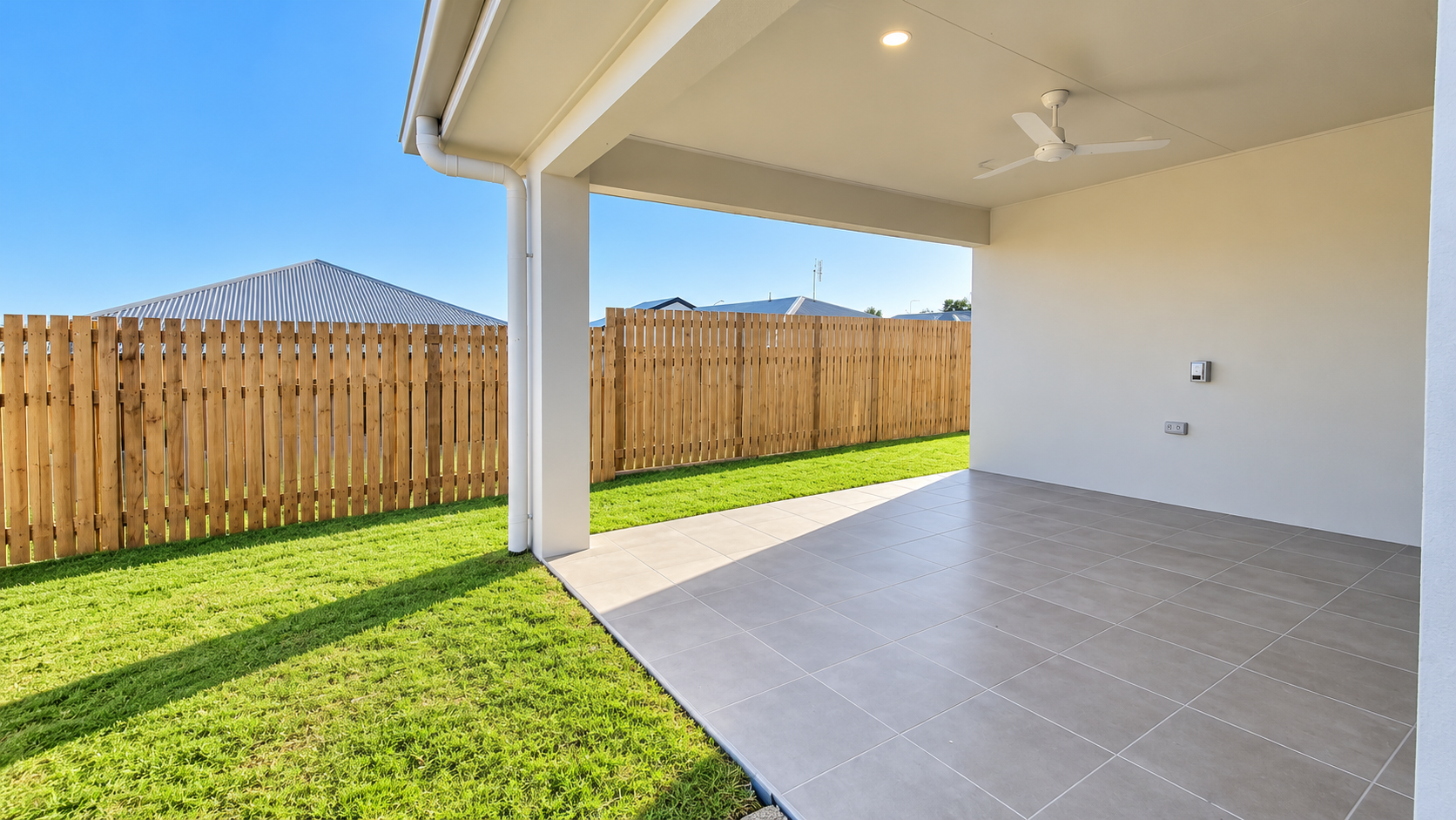 Modern Alfresco Patio and Backyard.png