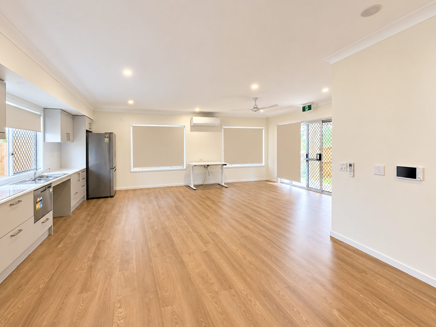 Bright Modern Open-Plan Kitchen Interior (2).png