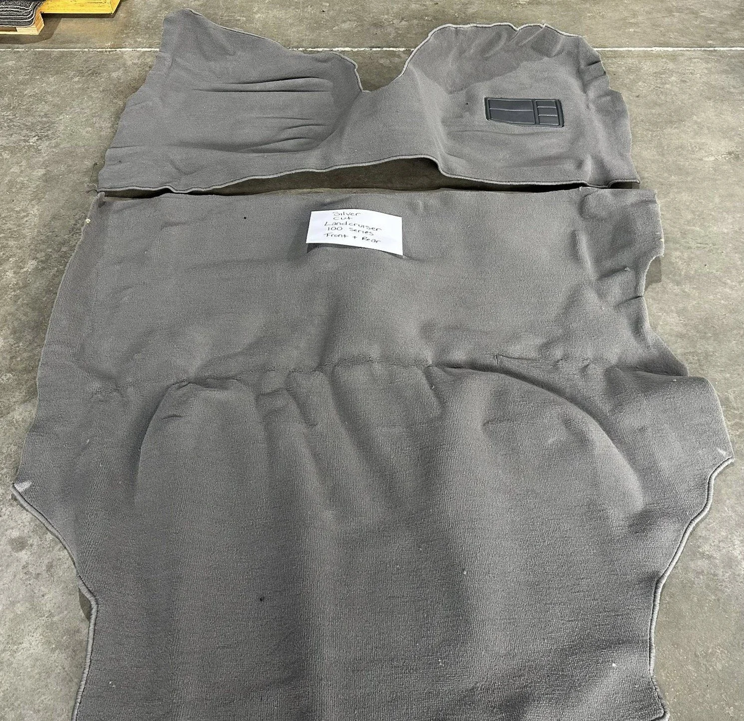 Silver Cut Landcruiser 100 Series Front + Rear.jpg