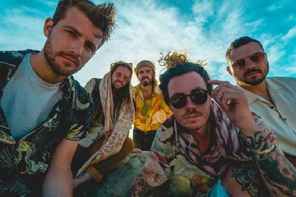 hands like houses web.jpg