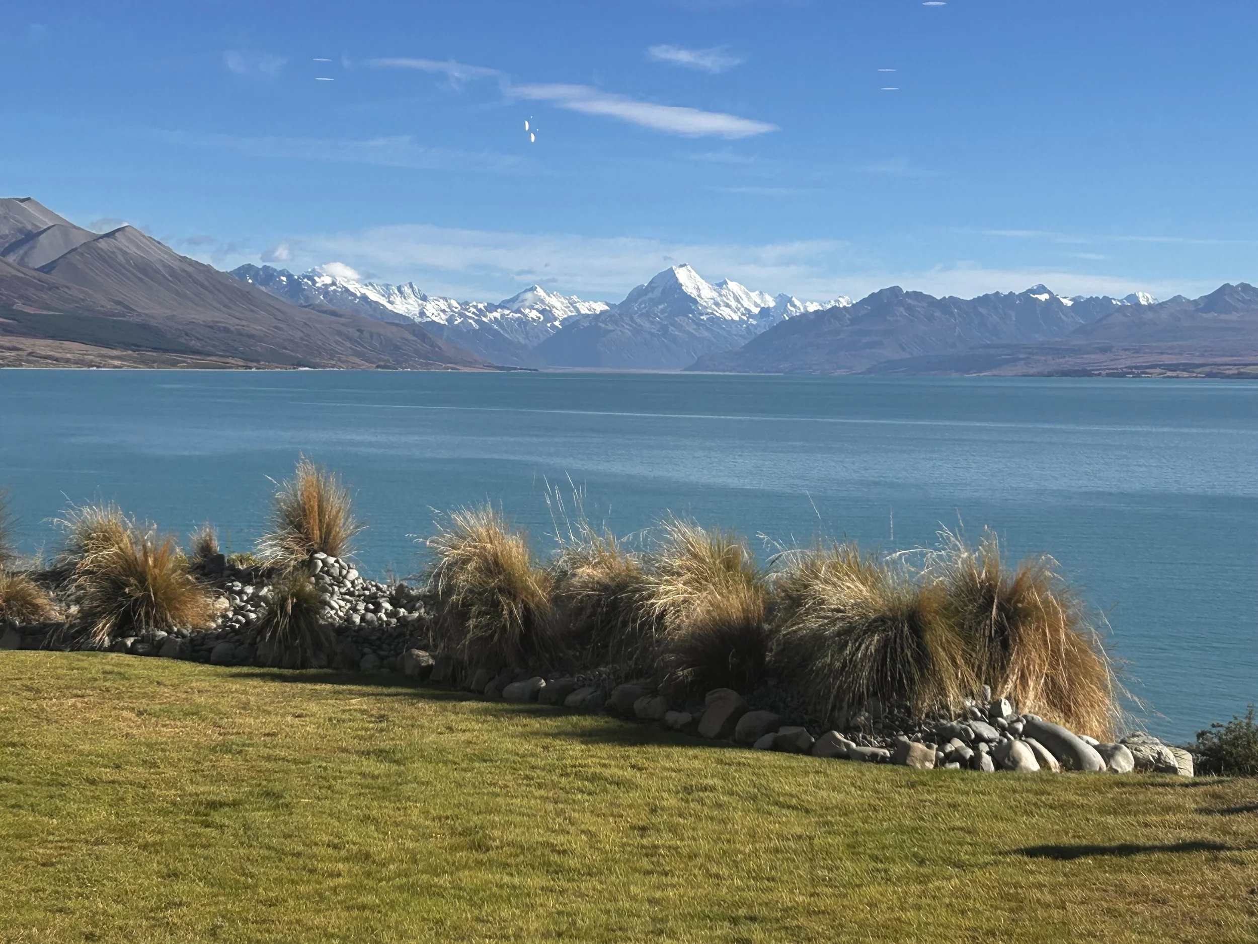 A scenic view of lake Pukaki and Mt Cook