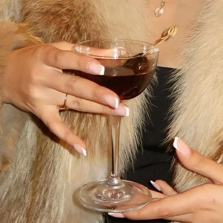 Fur + martinis? Sign us up. 🙌🏽 How was your weekend, besties? #relationshitpod