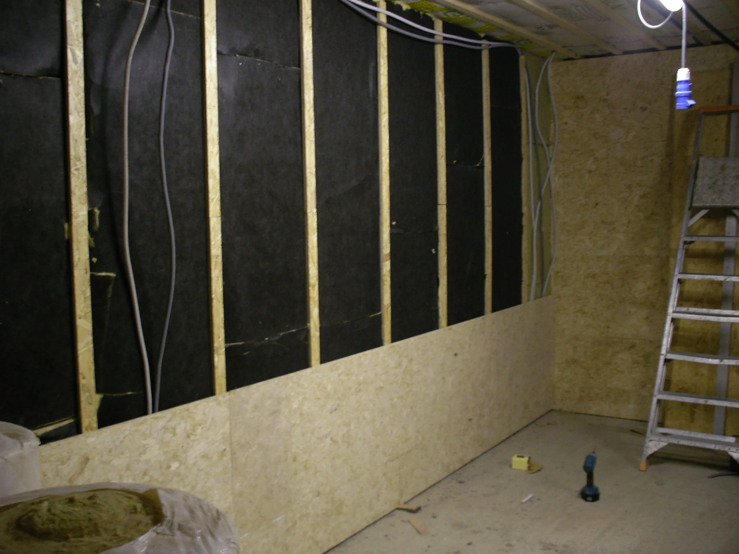 Deze leefkelder kreeg geïsoleerde voorzetwanden.