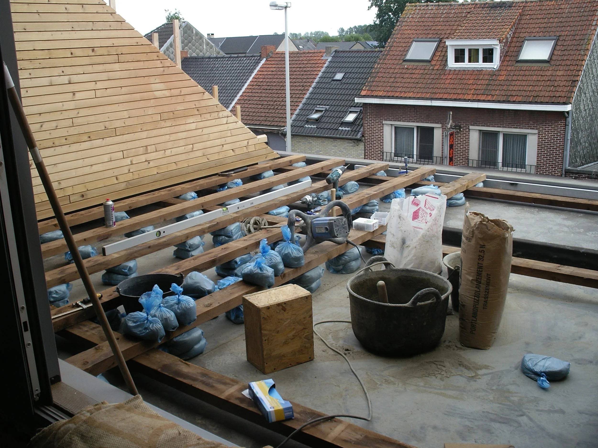 Plaatsen van draagbalken op correcte hoogte