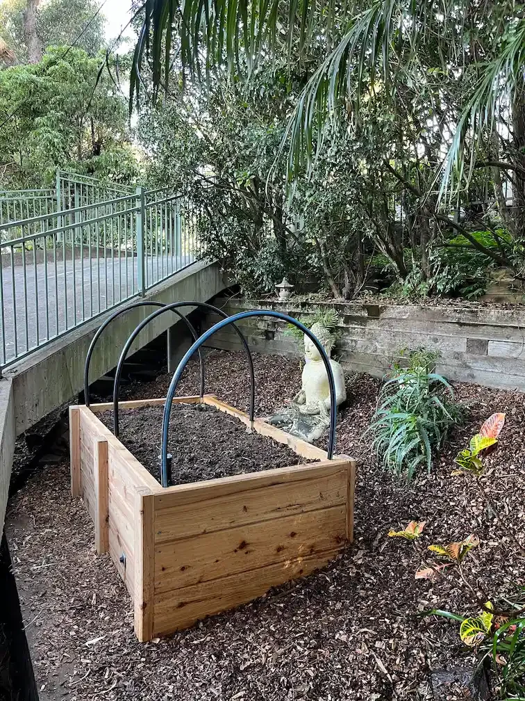 Custom timber wicking bed