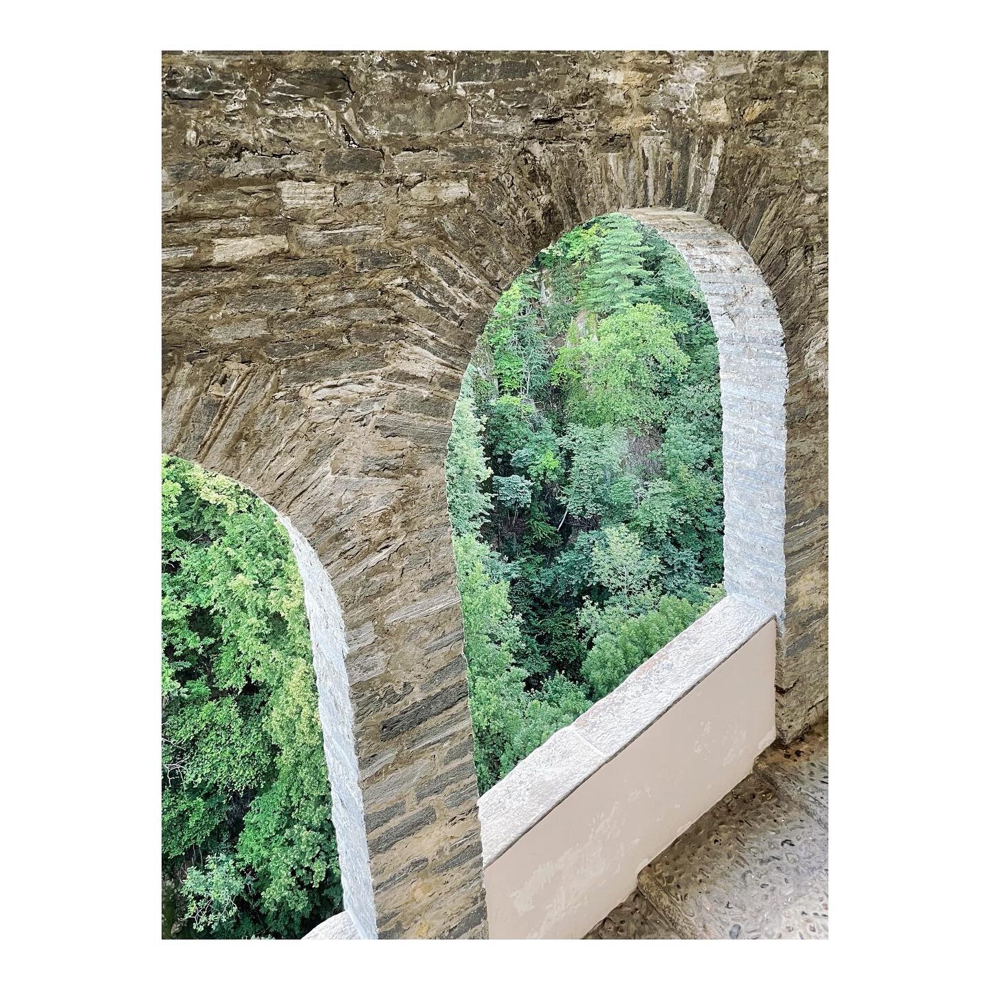 Window to Nature.
 
#madonnadelsasso 
#locarno
#ticinolover