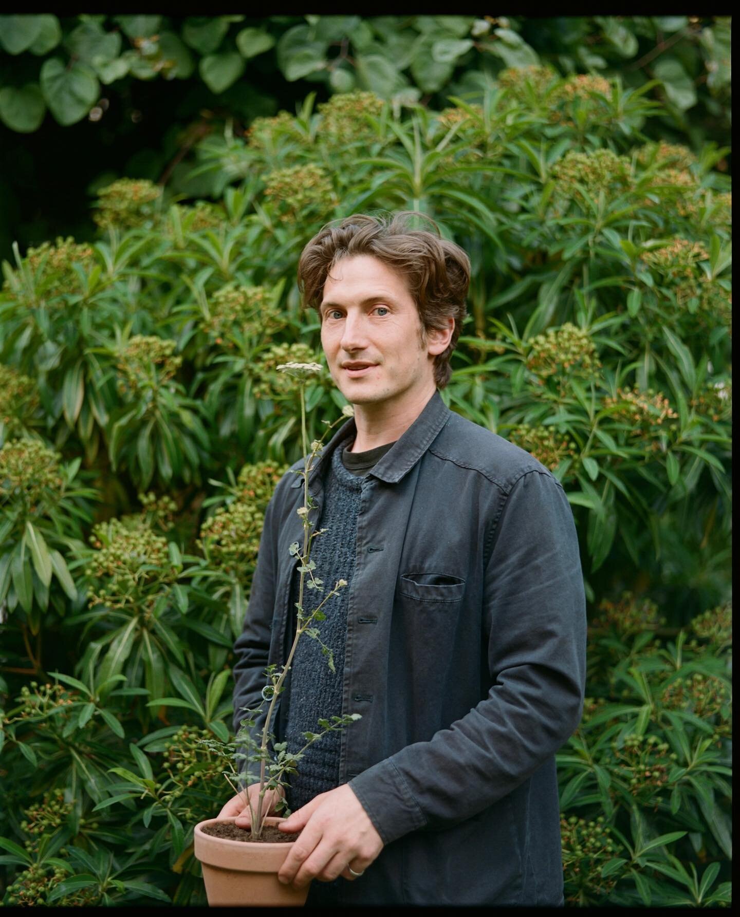 Happy New Year! This year was too big to put into a Post so have just done a lot of stories! Here&rsquo;s me holding a mystery umbel from Phoenix perennials. Pic by @sophieedavidson x