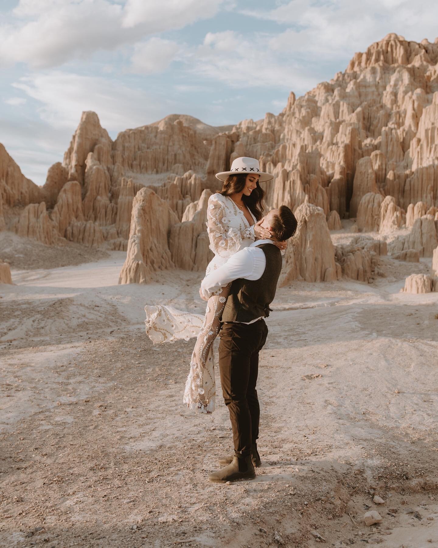 From dusty roads to breathtaking views, the journey to this hidden gem in Nevada was worth every mile to capture the love and beauty of this amazing couple.