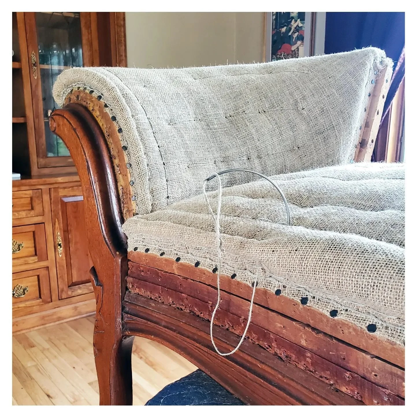 Squeezing in some last minute upholstery before flying off to England for 7 weeks. Looking forward to more traditional training and just a bit of a vacation. ✈️
.
.
.
.
.
.
 #traditionalupholstery #handstitching #victoriansofa #familyheirloom