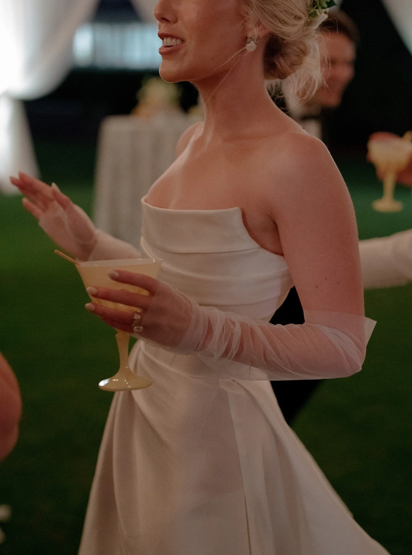 ✨For the record, this is how you &ldquo;do&rdquo; gloves for the wedding.✨

Planning &amp; Design: @camilleswilliams @kellielhughes
Photo: @virgilbunao @virgilbunaophoto 
Film: @thomasmalphrus 
Videographer: @voilacinematic
Venue: @gasparillainn
Flor