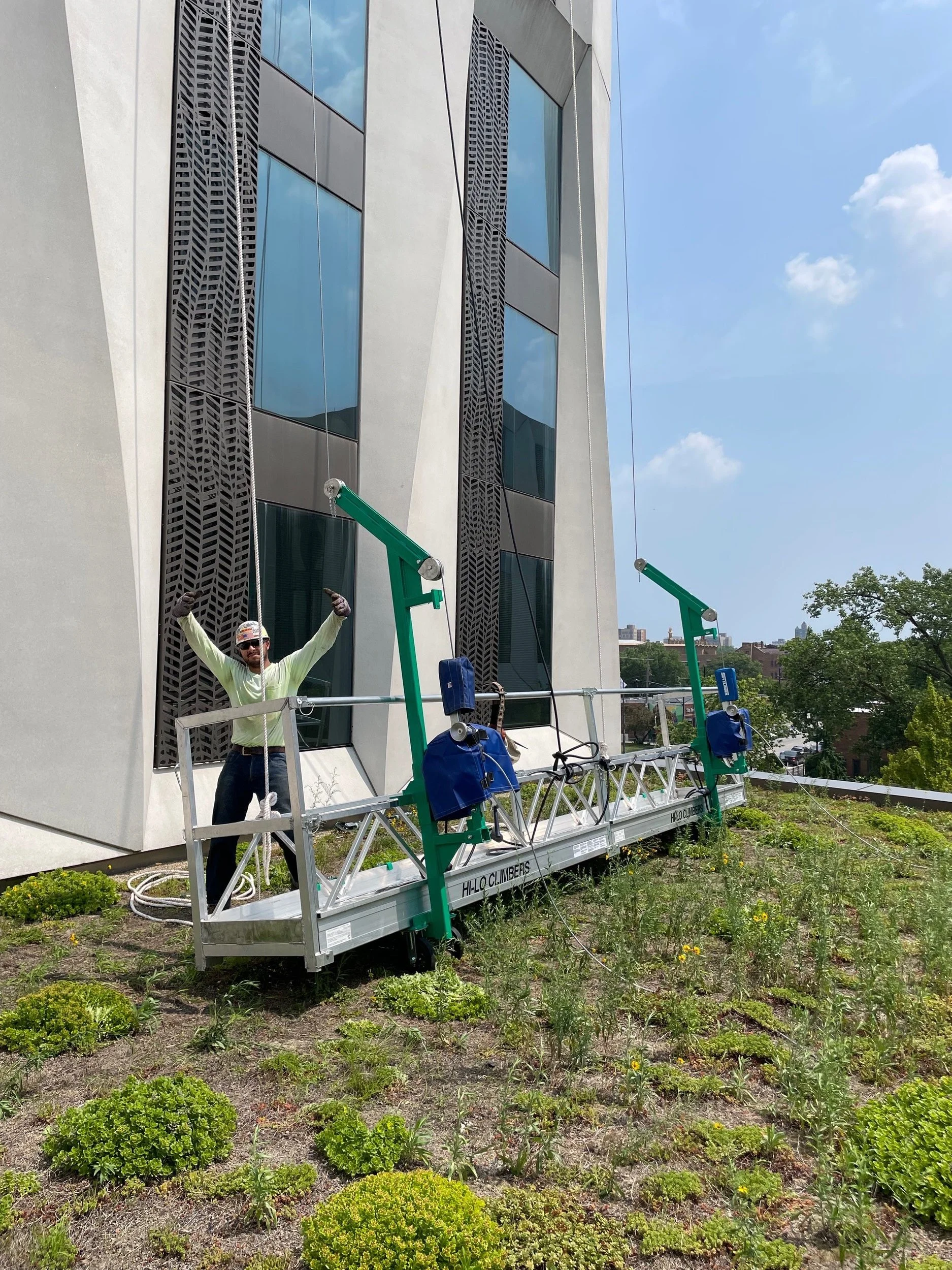 20' Suspended Scaffold / Swing Stage at the University of Chicago. - Black Cat Scaffold