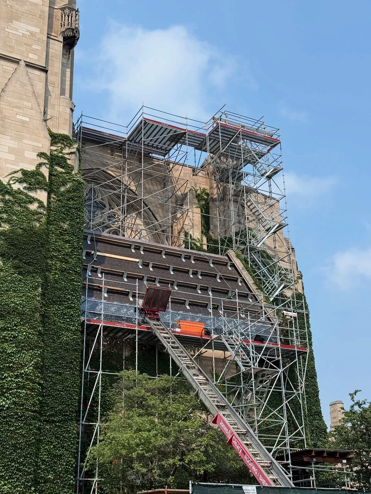 Progress photo of our Rockefeller Memorial Chapel project. Working alongside the @jonesandcleary crew on this portion of the project has been great! 
@layherna 
Owner: The University of Chicago
Architect: Inspec
General Contractor & Masonry: JS
