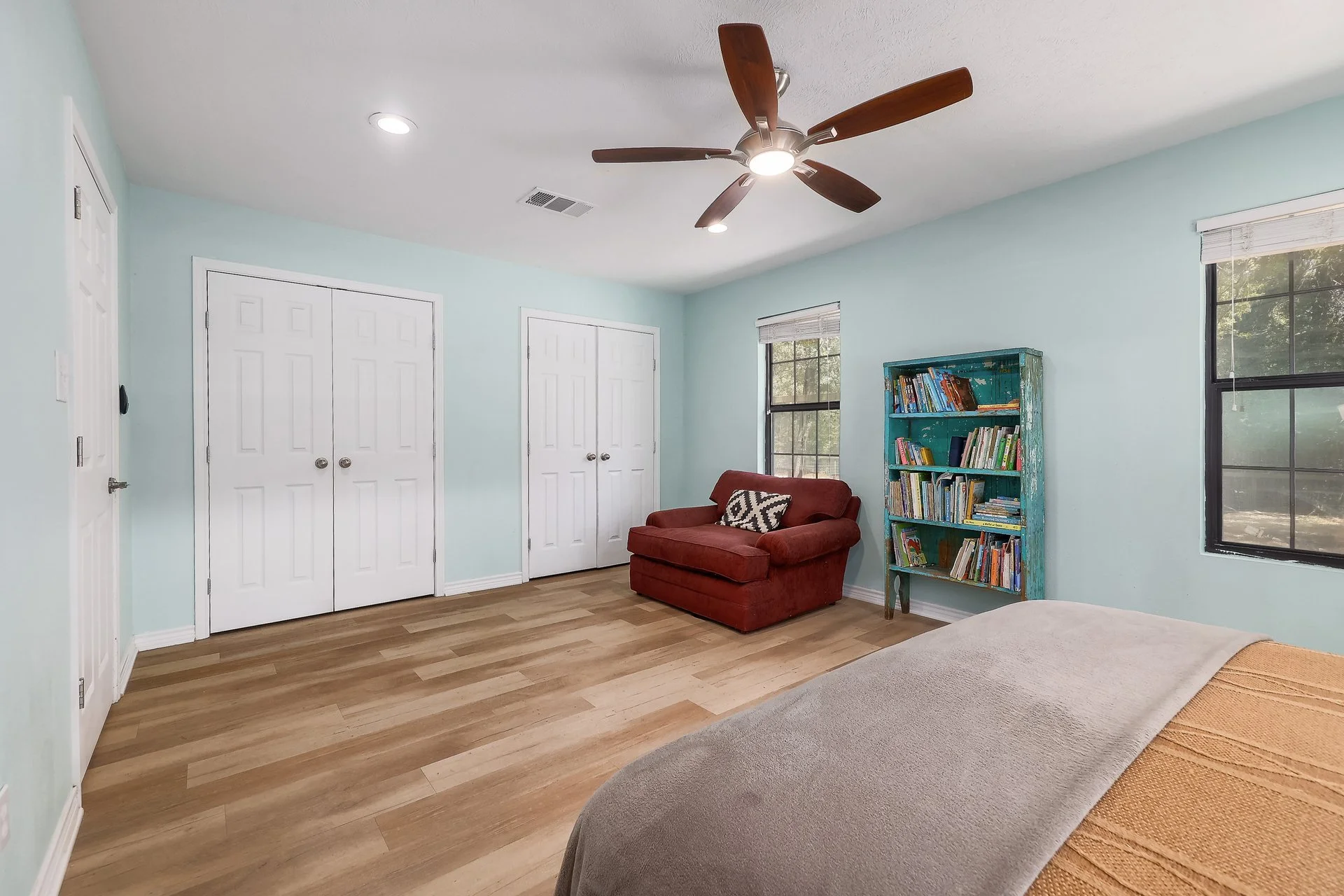 193 Ashwood Dr 018.jpg-SMALL.JPG