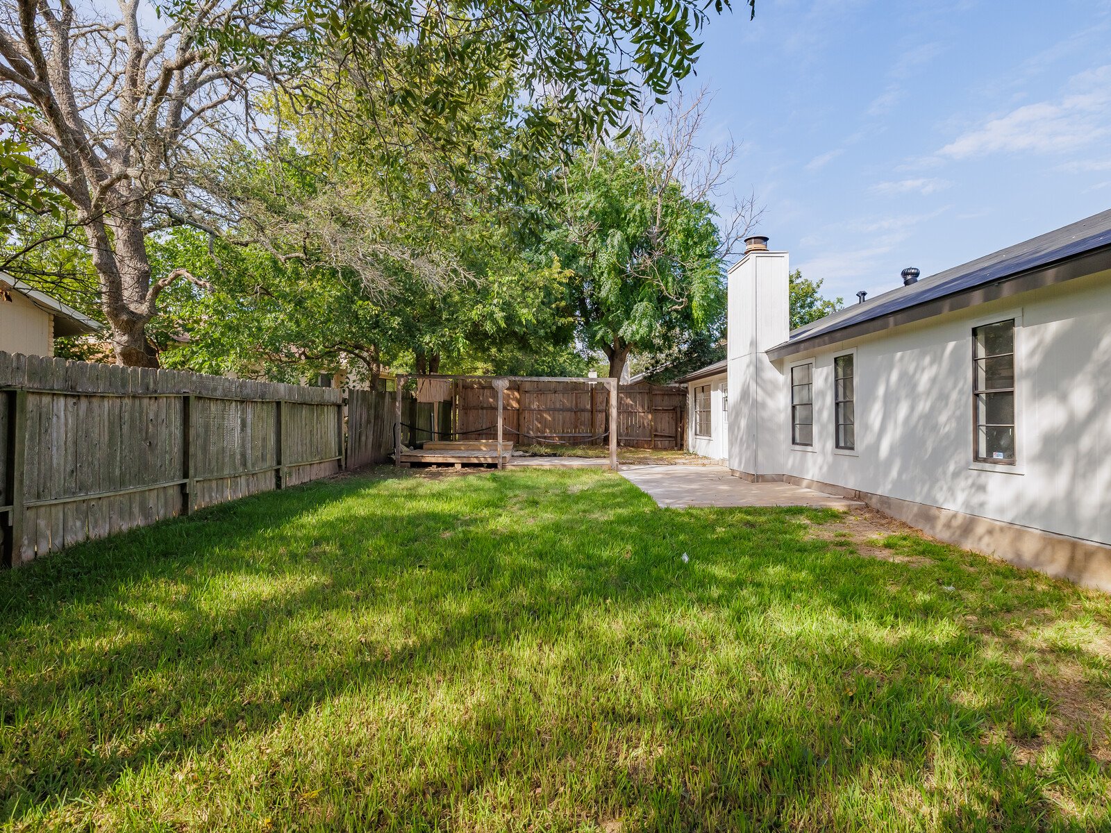 25_20220926_Diego_Cuellar__10901_Tall_Oak_Trail_Austin_78750_25_of_31_mls.jpg