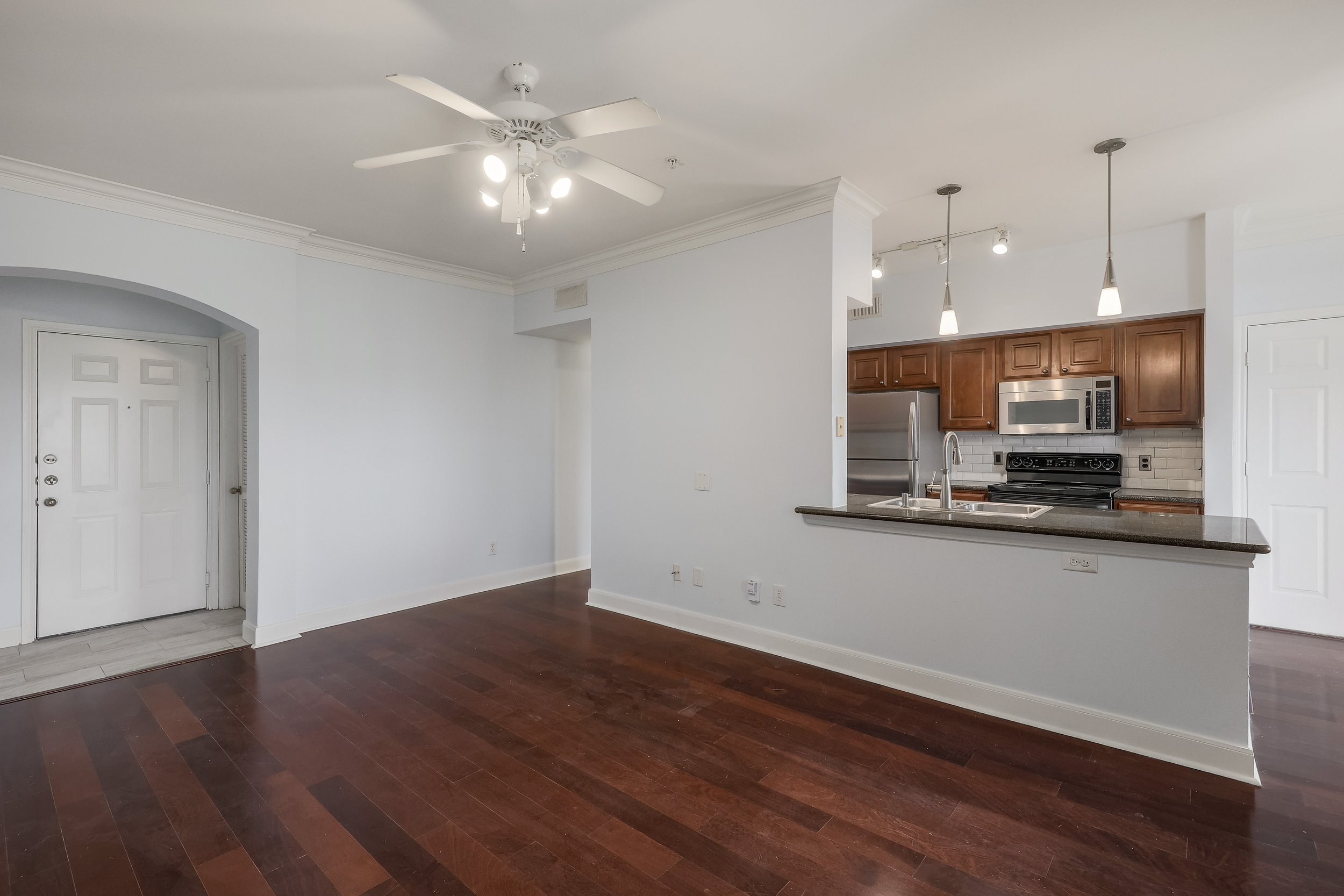 7701 Rialto Blvd 004.jpg-FULL.JPG