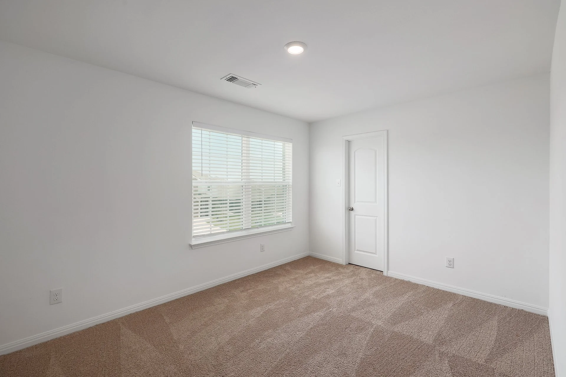 100 Maywood Ln 025.jpg-SMALL.JPG