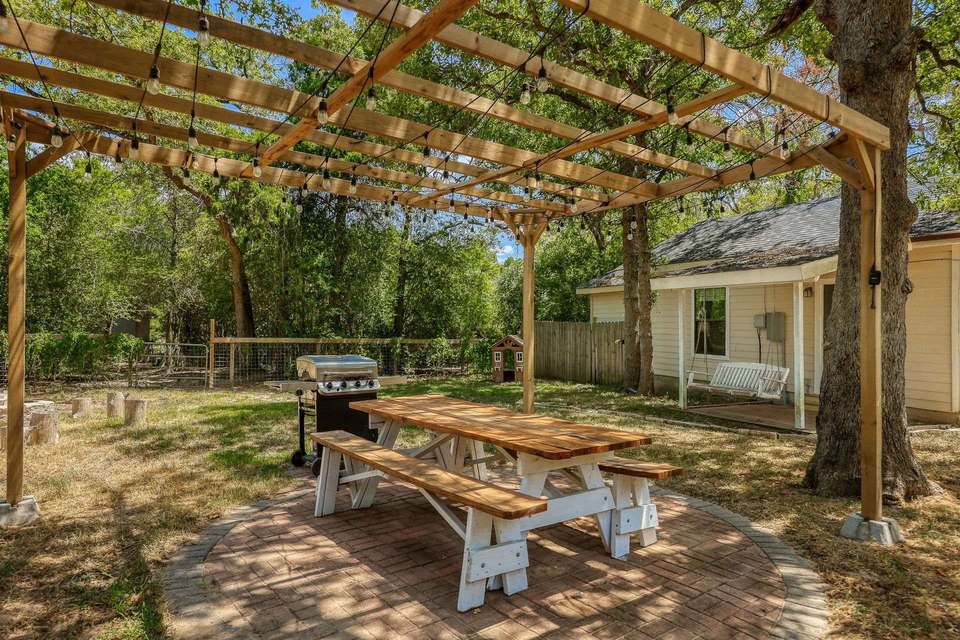 193 Ashwood Dr 025.jpg-SMALL.JPG