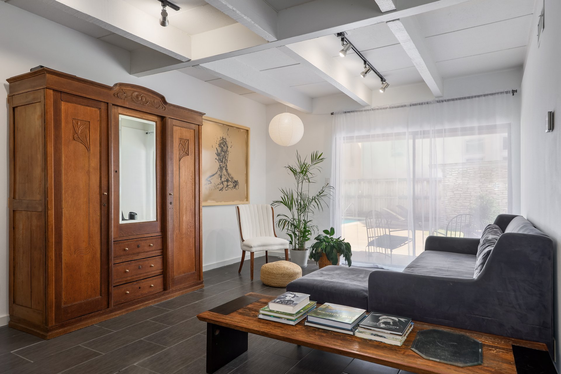 SOLD | 2308 Enfield Rd 102, Austin
Tarrytown neighborhood
1 bedroom
1 bath